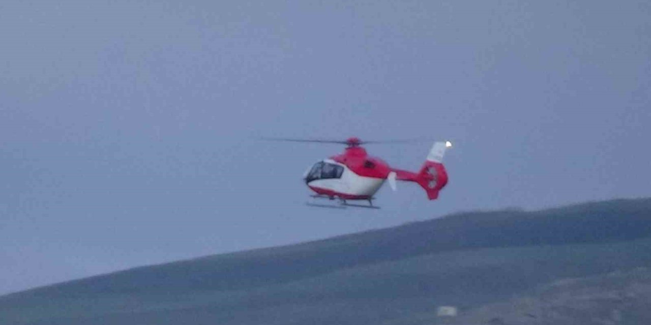 Ambulans helikopter 10 günlük bebek için havalandı