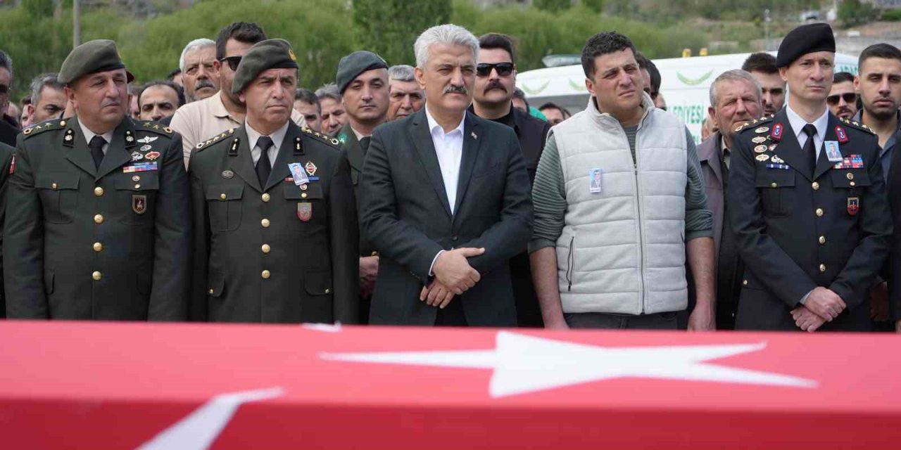 Zehirlenen gazi ve eşi toprağa verildi