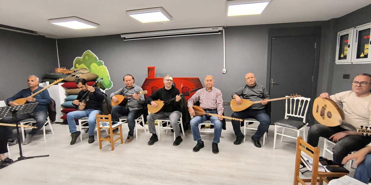 Türkü Yarenleri konser hazırlığında