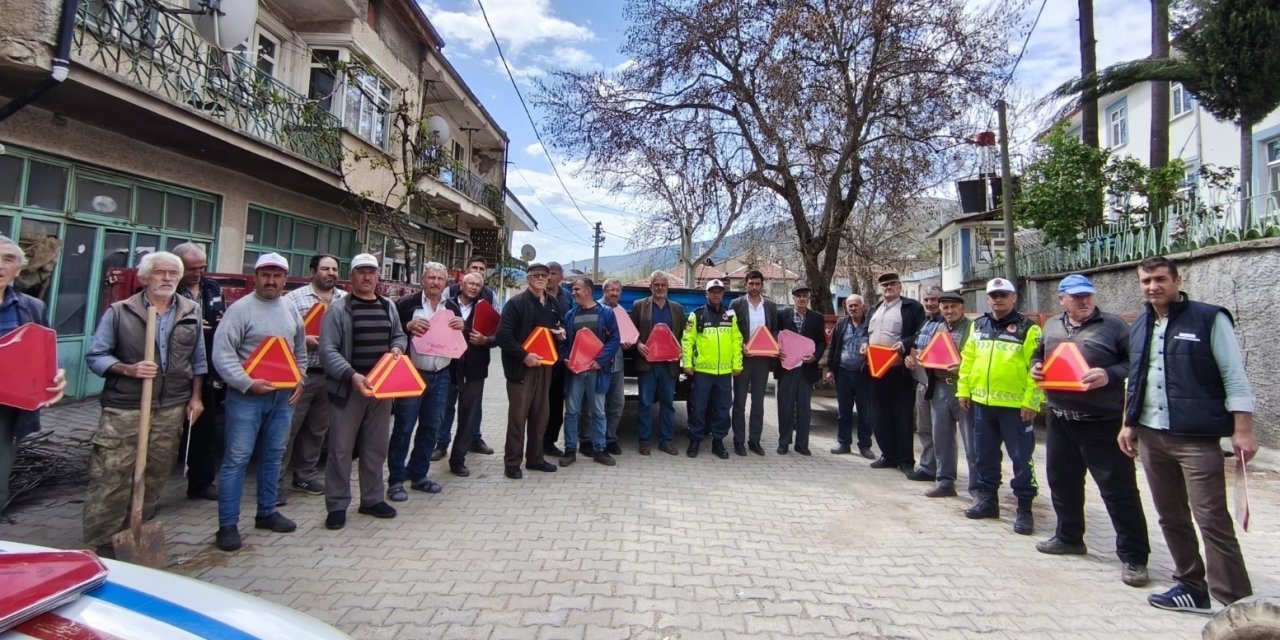 Akşehir'de kazaları önleme çalışması gerçleştirildi