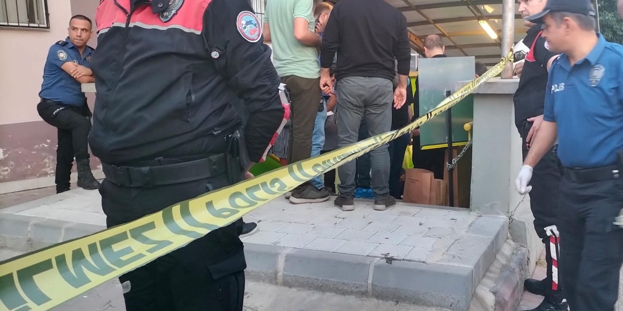 Eski eşini metro alt geçidinde tabancayla başından vurarak öldürdü