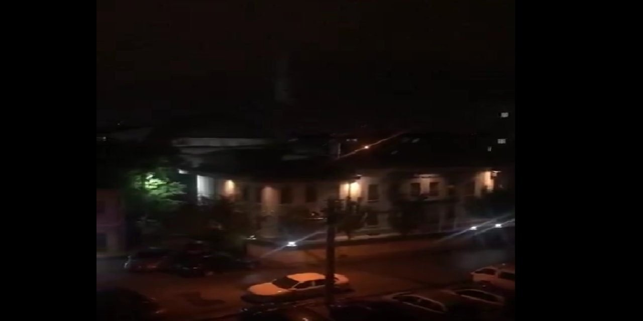 Kapu Cami Müezzini Kudüs ezanı makamında yatsı ezanını okudu