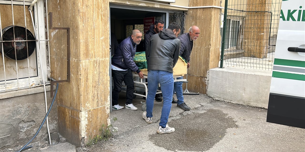 2 çocuk annesi keneden hayatını kaybetti