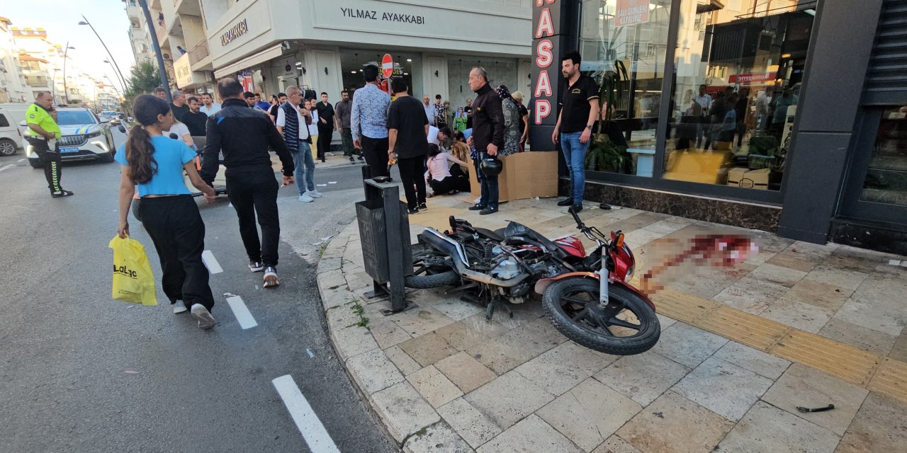 Motosikletle minibüs çarpıştı: 1 ölü, 1 yaralı