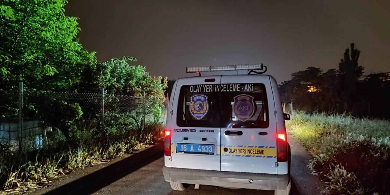 Sokakta gece yarısı kavga: 1'i ağır, 2 yaralı