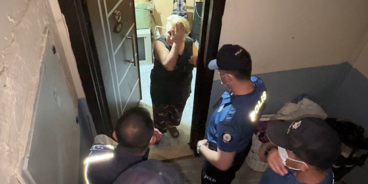 'Çöp ev' ihbarı: Kötü kokunun nedeni ortaya çıktı