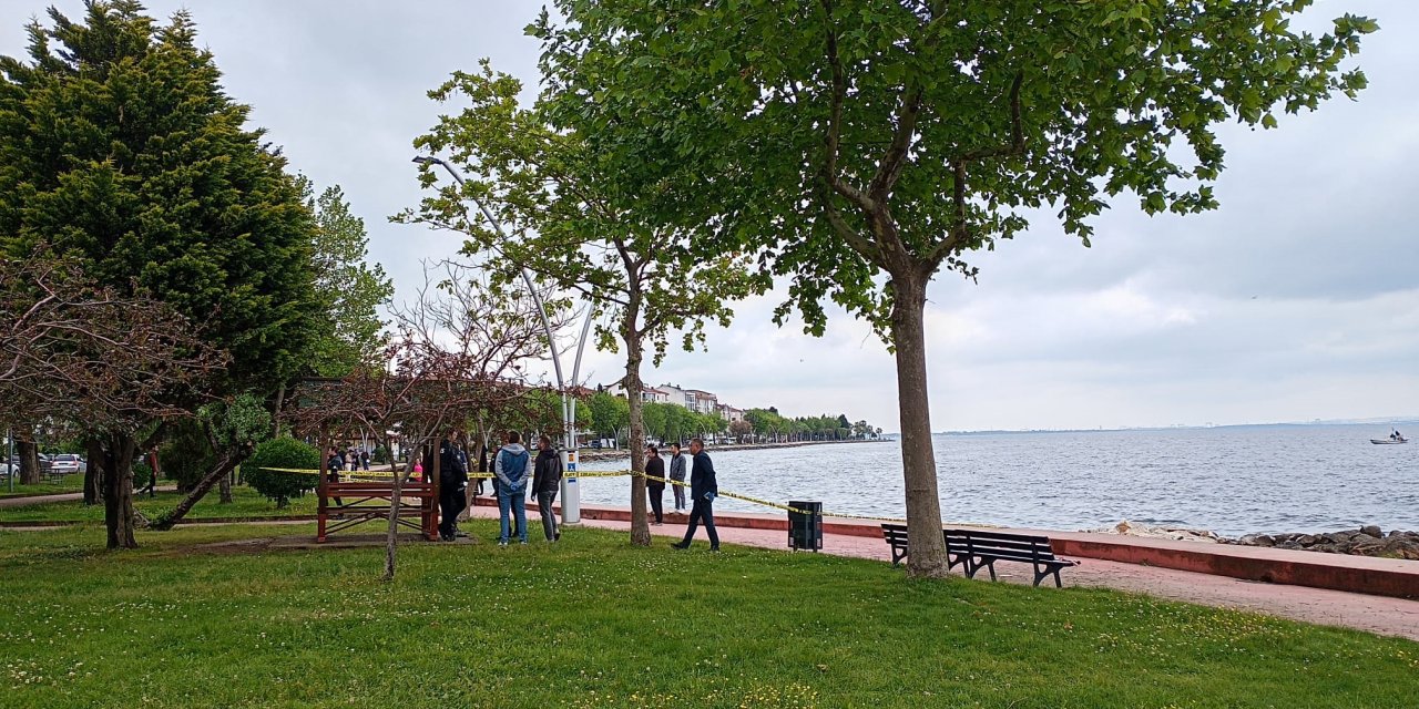 Kayalıklarda erkek cesedi bulundu