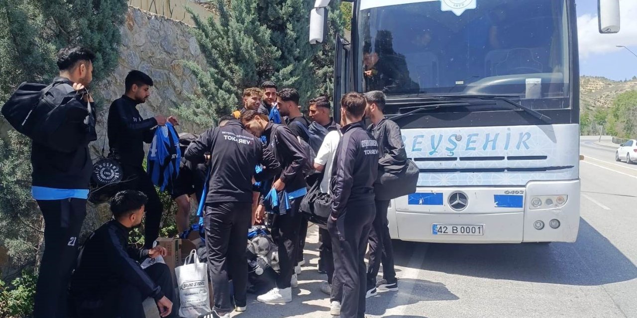 Konya'da futbolcular taksiyle maça yetiştirildi