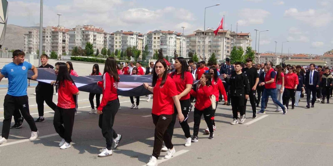 Konya’da 19 Mayıs Atatürk’ü Anma Gençlik ve Spor Bayramı kutlandı