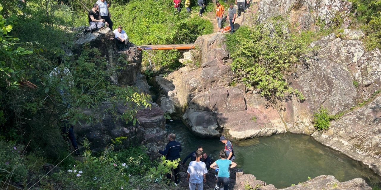 Dereye giren 16 yaşındaki çocuk boğuldu