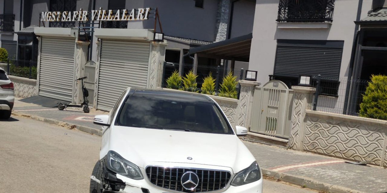 Otomobille çarpışan motosikletin sürücüsü yaralandı