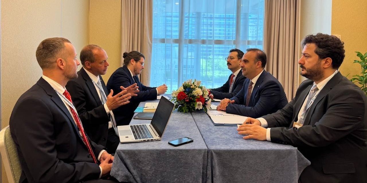 Bakan Kacır'dan Polonya'da diplomasi trafiği