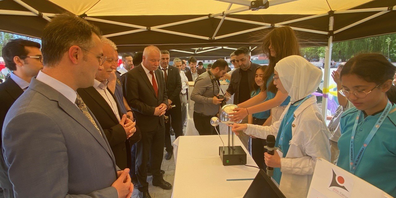 Kulu'da 4006 TÜBİTAK Bilim Fuarı ilgi gördü
