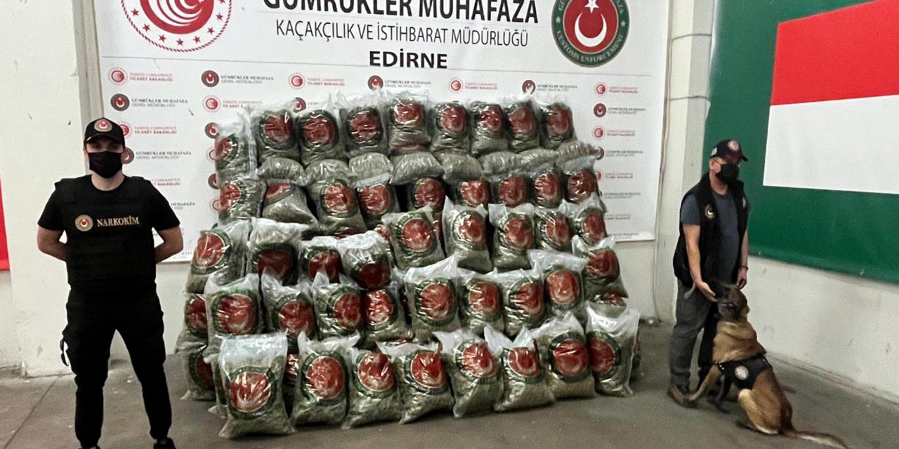 Son Dakika! Gümrükler Muhafaza ekiplerince, 24 saat içinde 418 milyon TL'lik uyuşturucu ve kaçak eşya ele geçirildi