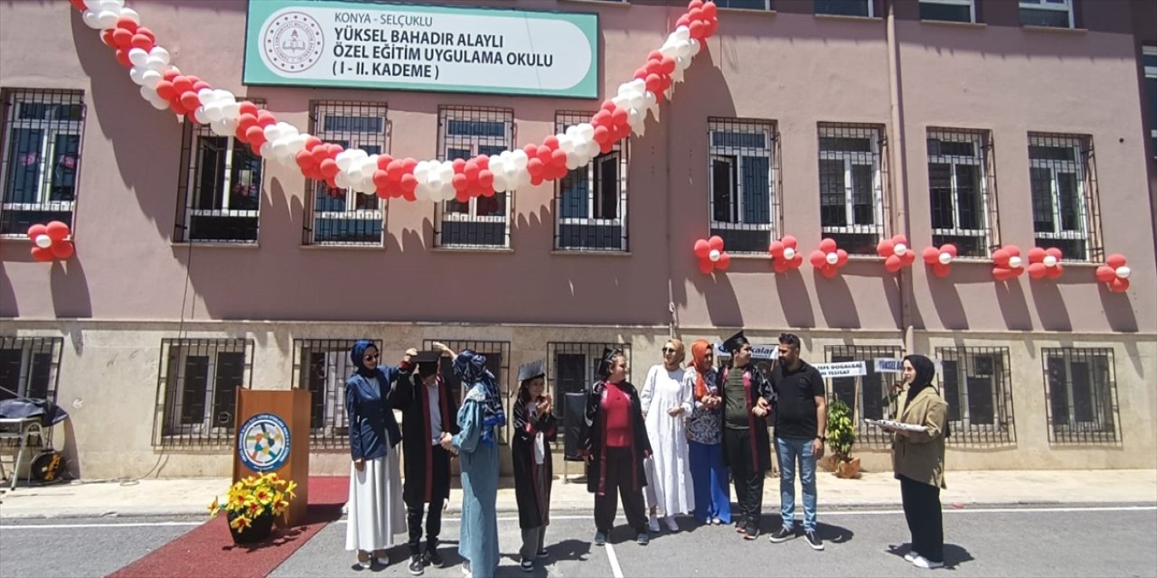 Konya'da özel eğitim öğrencileri için mezuniyet töreni
