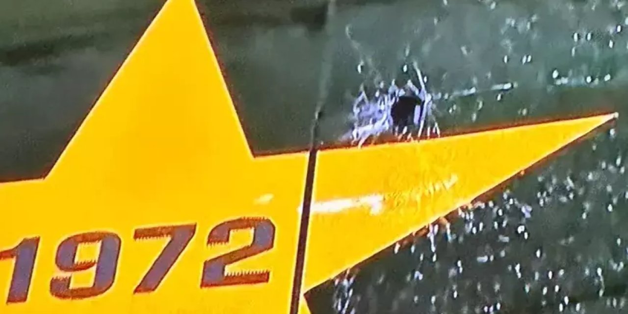 Son Dakika! Galatasaray takım otobüsüne Göztepe deplasmanında taşlı saldırı!