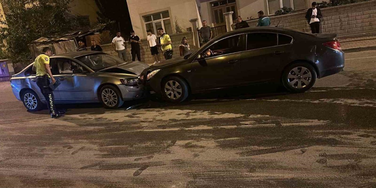 Konya’da iki ayrı kazada 6 kişi yaralandı