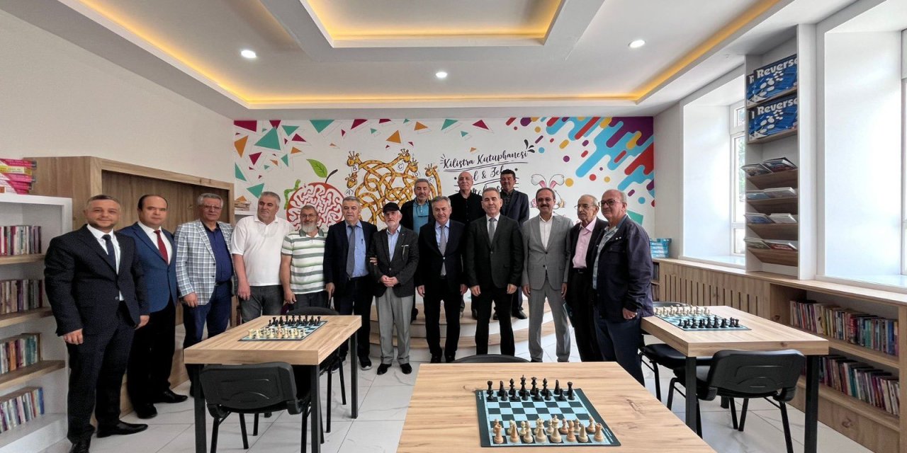 Konya'daki okula kütüphane ve akıl zekâ oyunları atölyesi açıldı