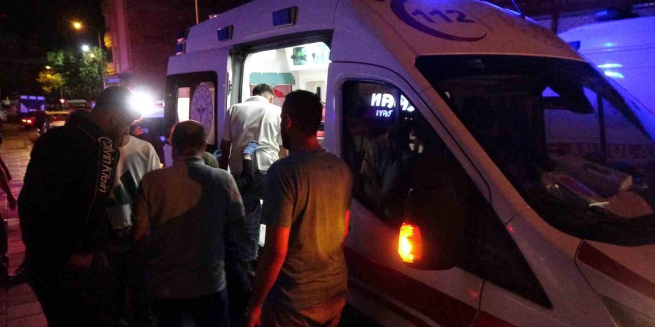 Kağıt toplayıcıları ile düğün sahibi bir grup arasında tartışma... 2’si ağır 5 yaralı