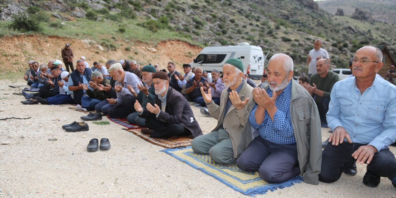 Konya'nın ilçesinde yağmur duası yapıldı