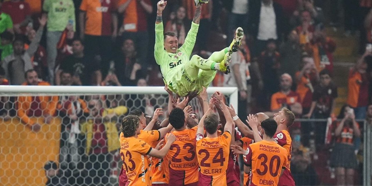 Şampiyon Galatasaray, sezonu galibiyetle kapattı
