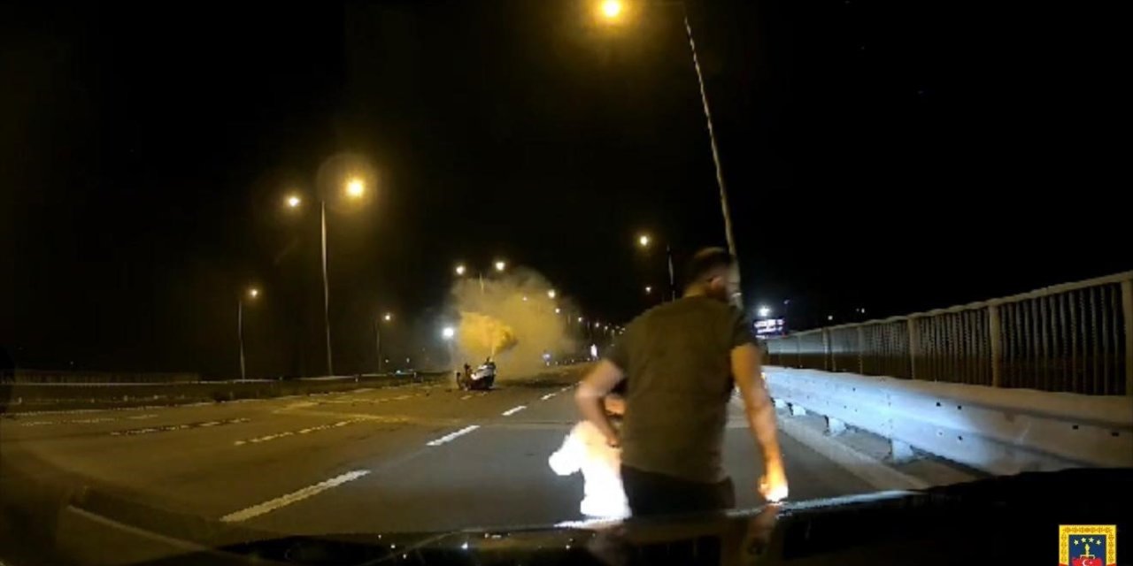 Feci kaza: 9 yaşındaki çocuk taklalar atan otomobilden yola savruldu