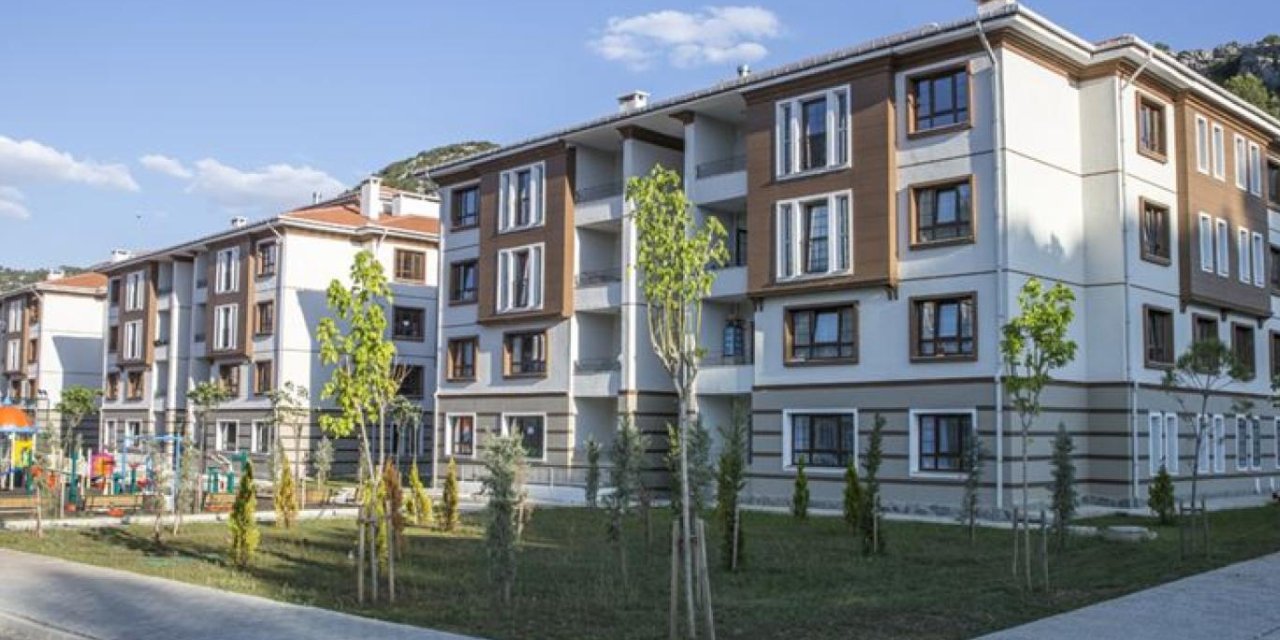 Bakan Kurum, gençlere Konya'da müjdeyi verdi