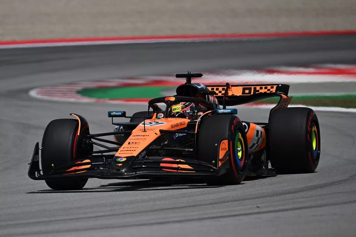 Barselona’da McLaren rüzgarı! Piastri zirvede