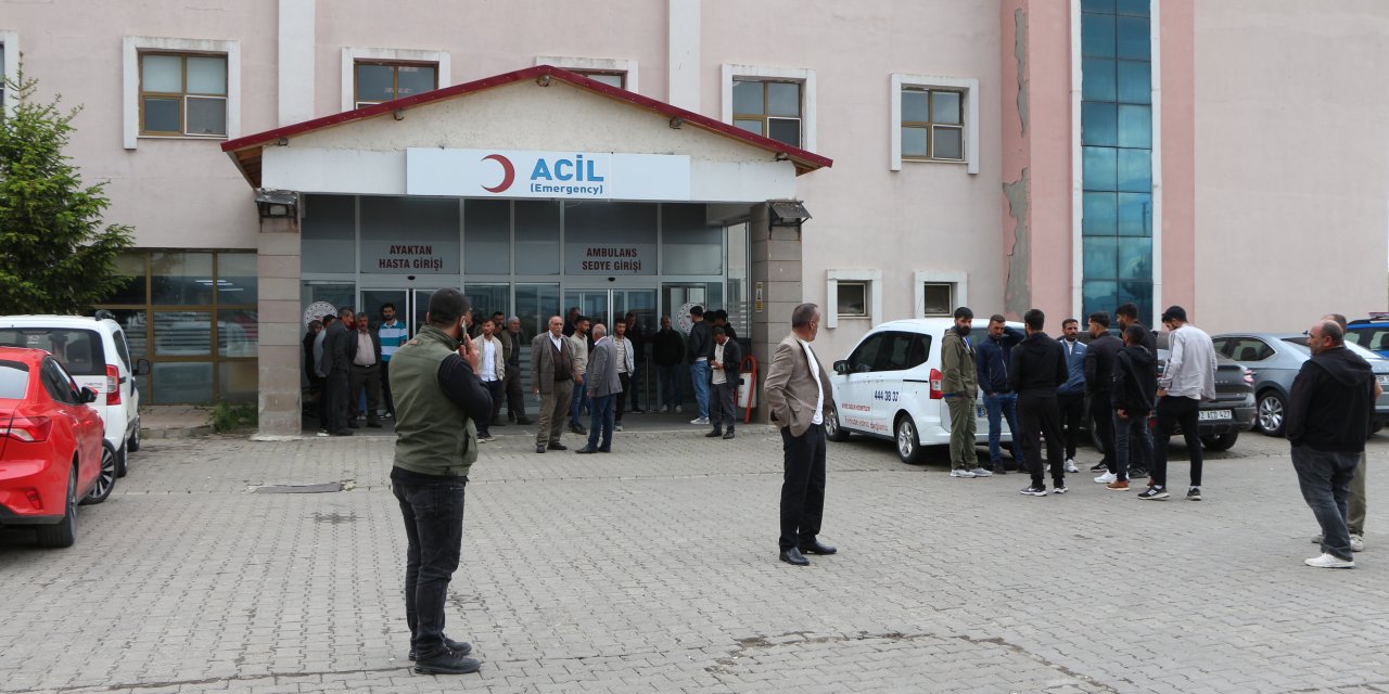 Kamyonla çarpışan hafif ticari aracın sürücüsü öldü