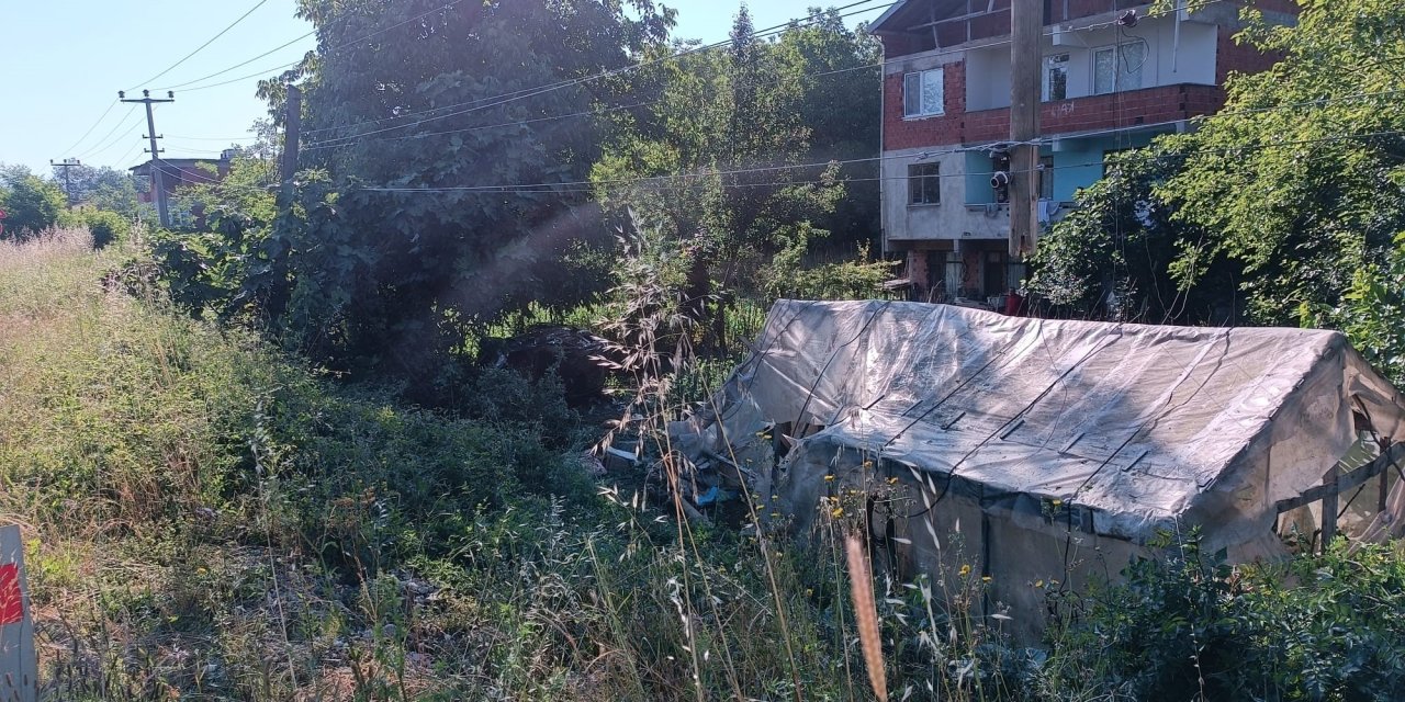 Evin bahçesine savruldu: 1 ölü, 3 yaralı