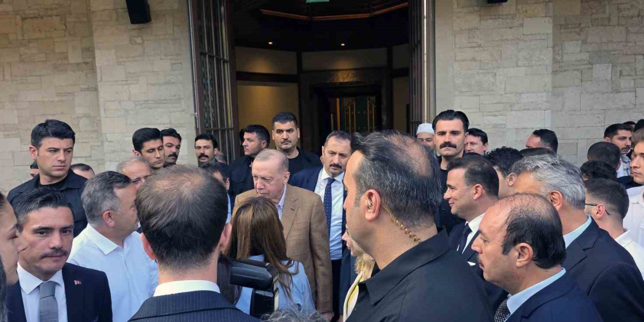 Cumhurbaşkanı Erdoğan, bayram namazını Marmaris Okluk Millet Camii’nde kıldı