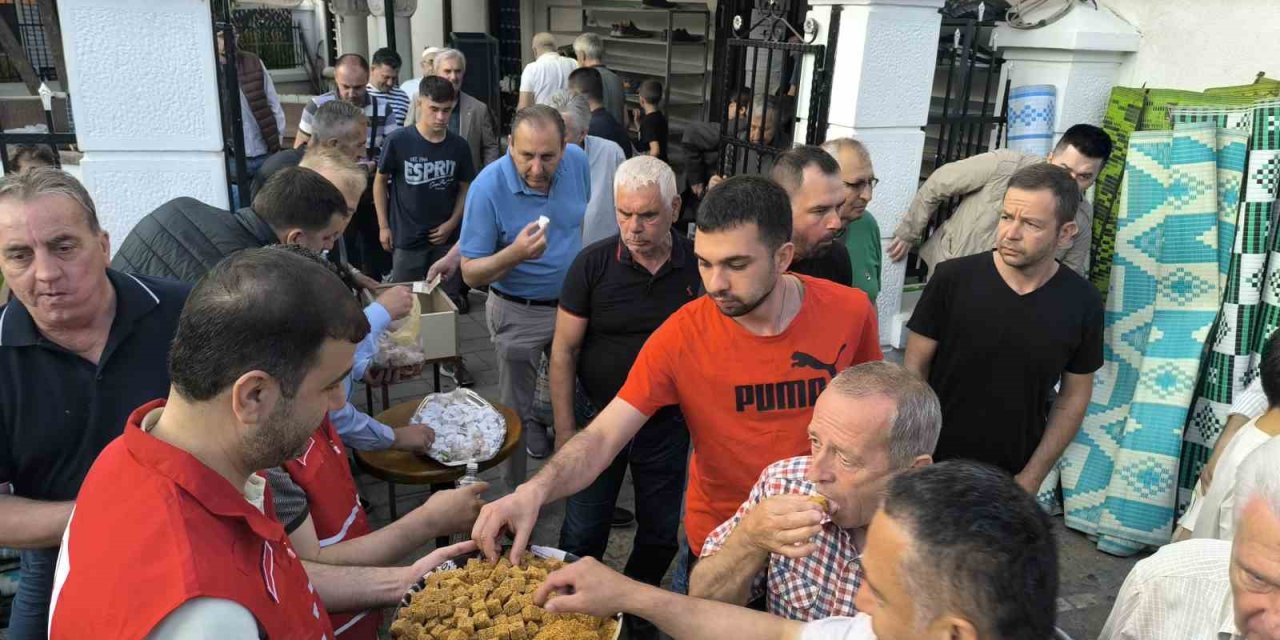 Türk Kızılay yurt içinde ve 22 ülkede kurban kesimlerine başladı