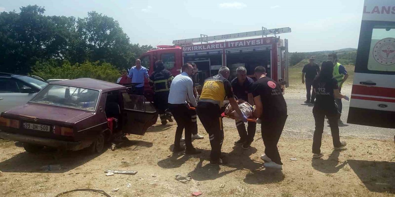 Üç otomobilin çarpıştığı kazada 1 ölü, 3 yaralı var