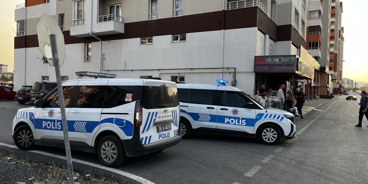 Elini kıyma makinesine kaptıran kasap yaralandı