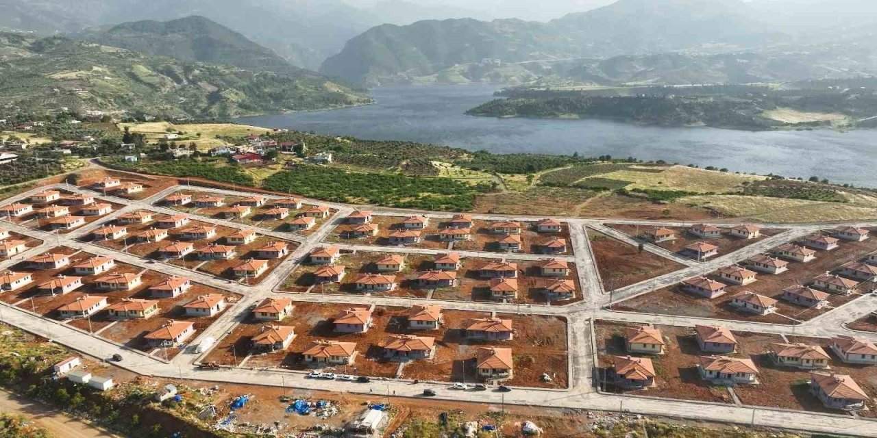 Kahramanmaraş’ın göl manzaralı köy evleri tamamlandı