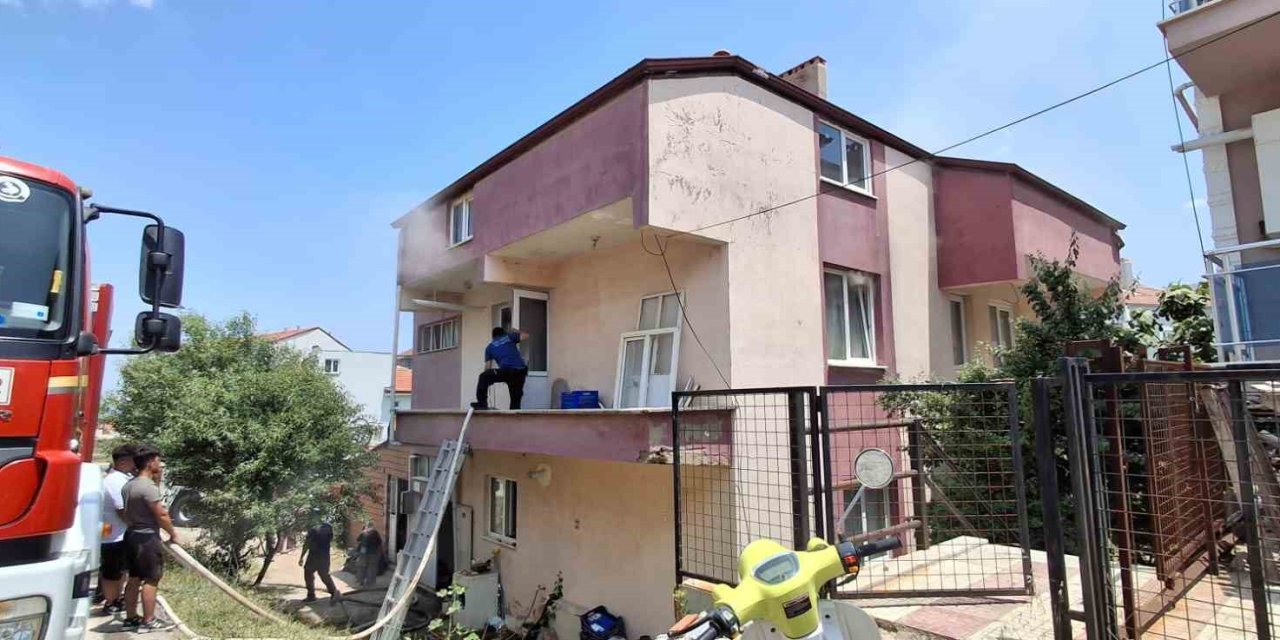 Bayram günü evleri yandı