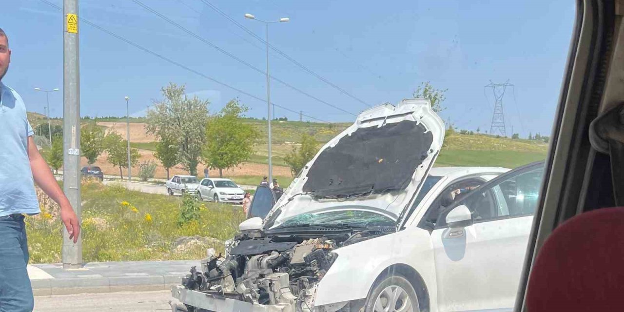 Kafa kafaya çarpıştılar: 8 yaralı