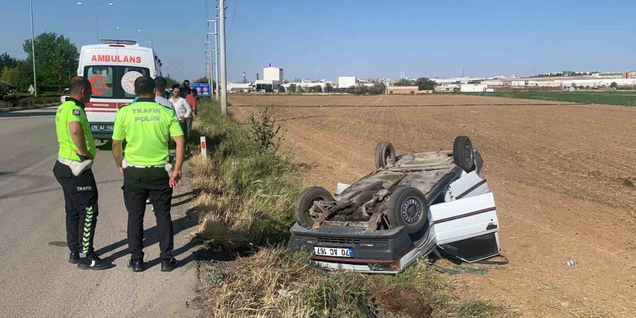 Karaman’da kontrolden çıkan otomobil devrildi