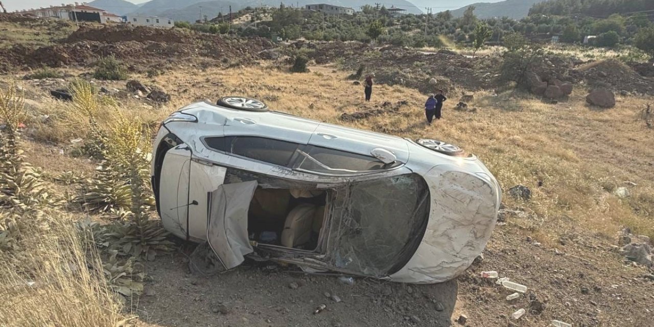 2 otomobilin karıştığı kazada 1'i çocuk 5 kişi yaralandı