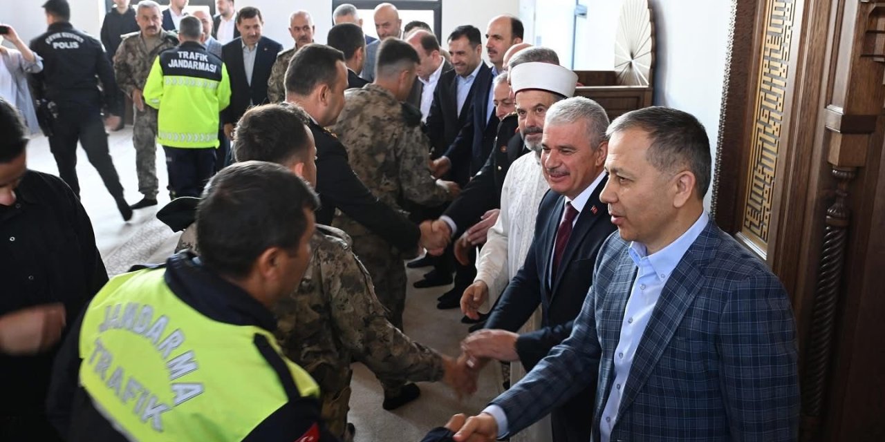 Bakan Ali Yerlikaya, baba ocağı Konya'da bayramlaştı