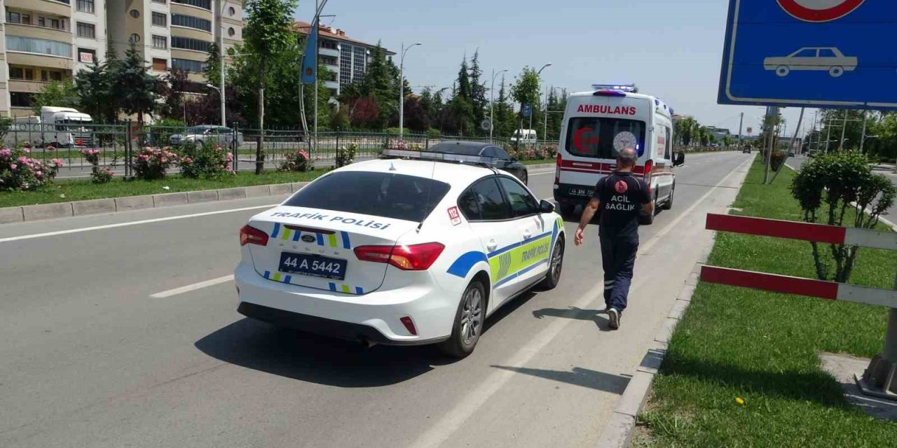 Eşi ile tartışan kadın seyir halindeki araçtan atladı