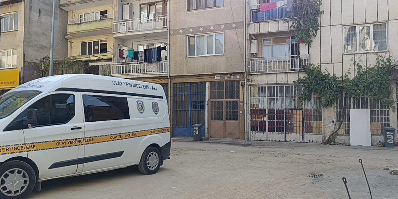 Balkondan düşen çocuk ağır yaralandı