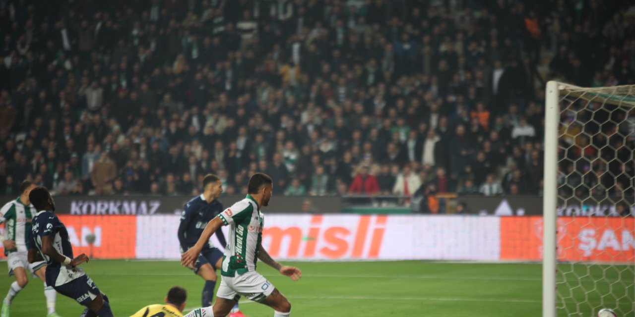 Konyaspor'da Pedrinho yokları oynadı!