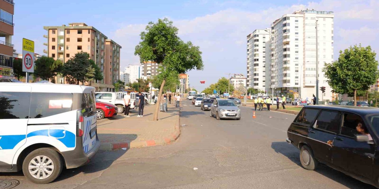 Otomobilin çarptığı 42 yaşındaki kadın hayatını kaybetti