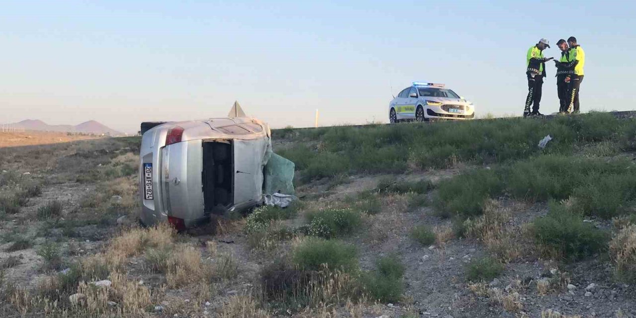Konya’da kontrolden çıkan otomobil takla attı! Yaralılar var