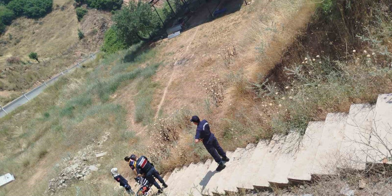 Bisikletiyle dereye uçan çocuk hayatını kaybetti