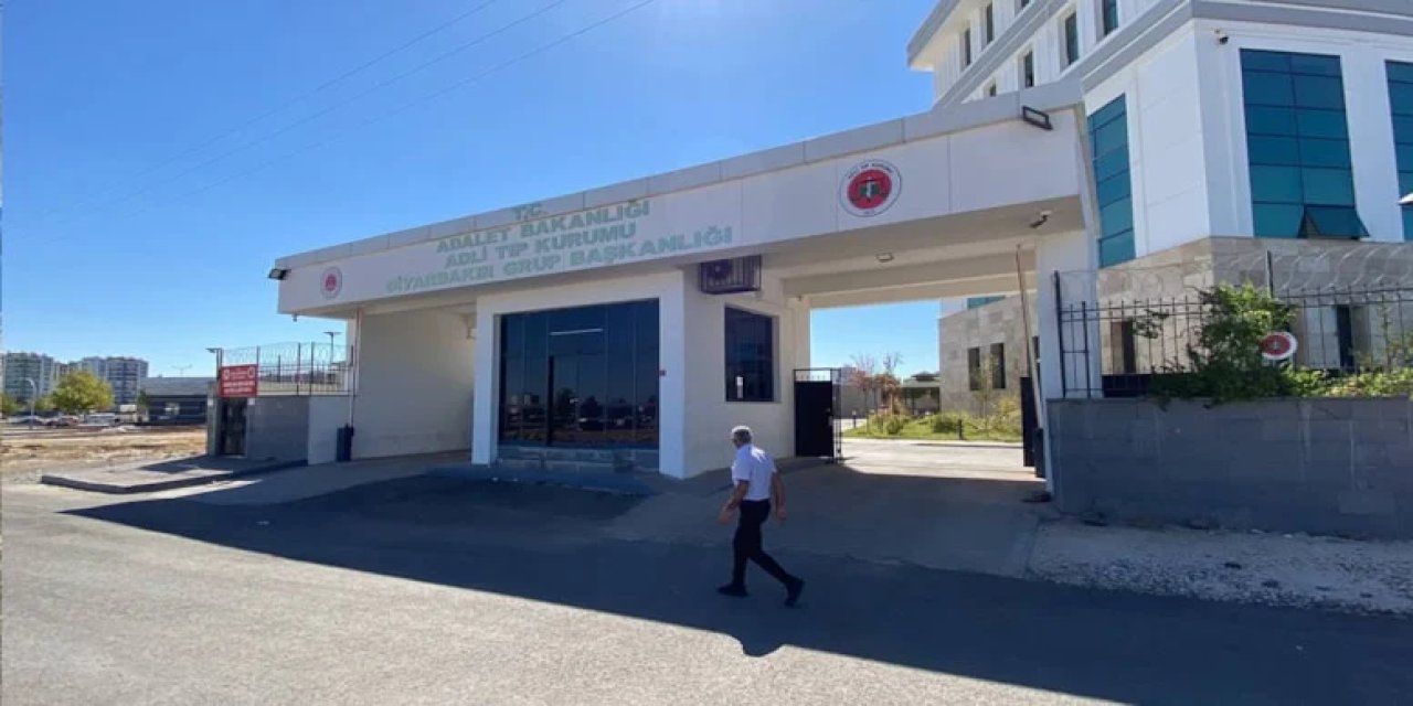 Tamir sırasında traktör ile römork arasında sıkışıp, öldü