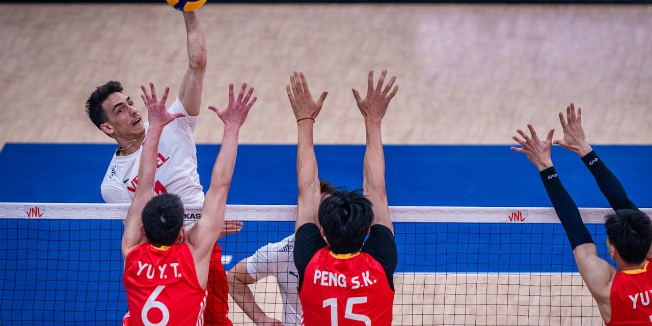 A Milli Erkek Voleybol Takımı, ilk galibiyetini aldı