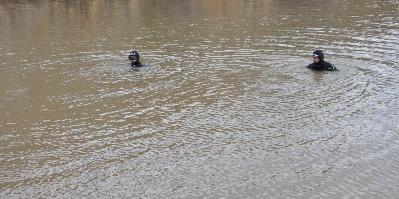Kanala giren 1’i çocuk 2 kişi kayboldu