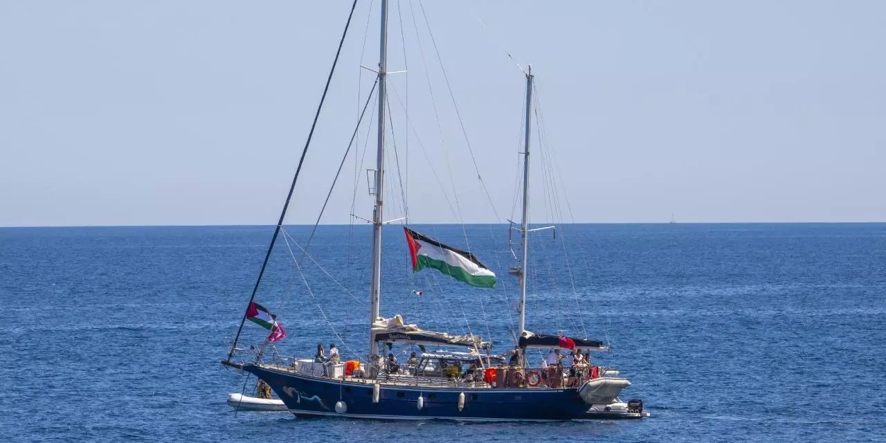 İsrail Madleen gemisindeki 3 aktivisti sınır dışı edecek